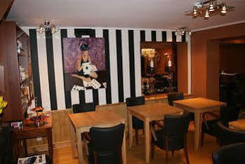 Full House Hotel Kortrijk Exterior photo